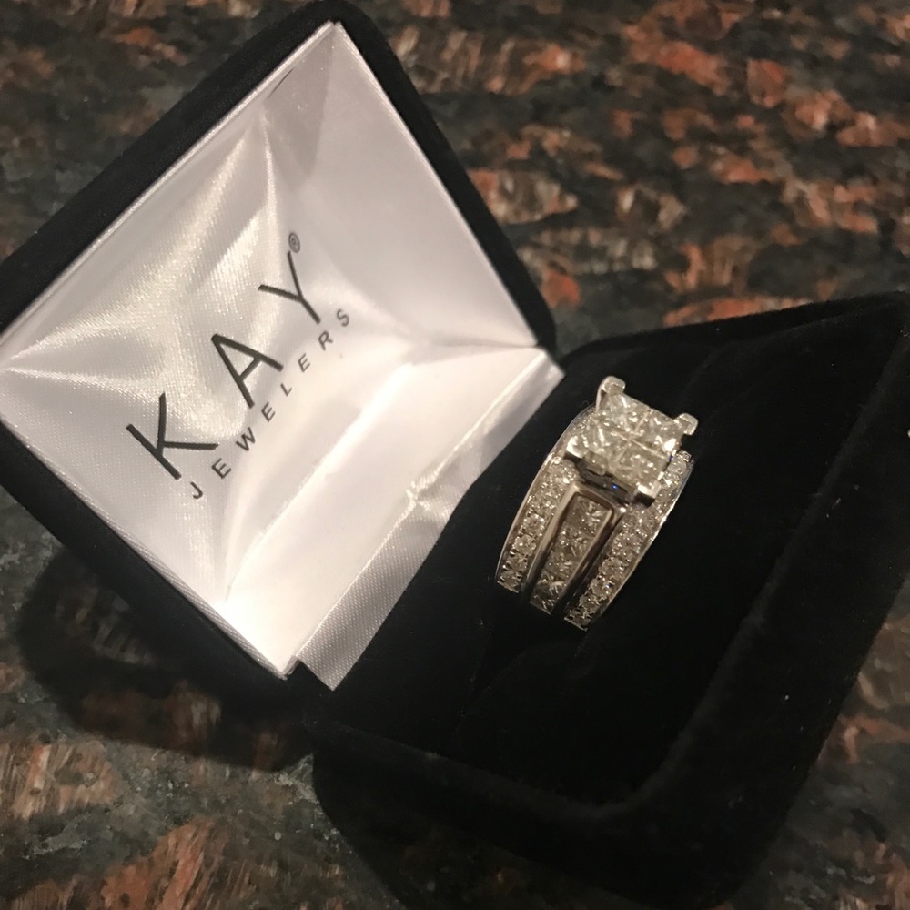 3 5/8 TCW Diamond Ring 💍